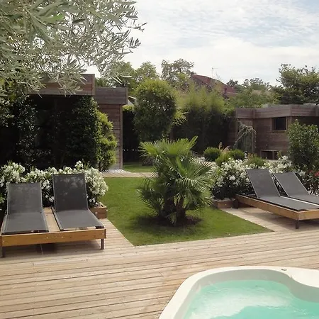 Timazen Lodges Agen Sud Lodge